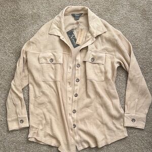 Neutral Beige Shirt/Light Jacket